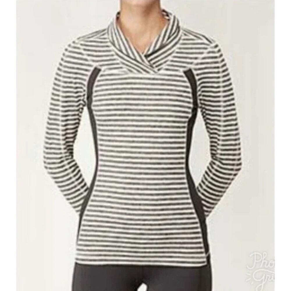 Lululemon Shirt Womens 6 Trail Teck Cross neck Stripe Gray White Running Gym